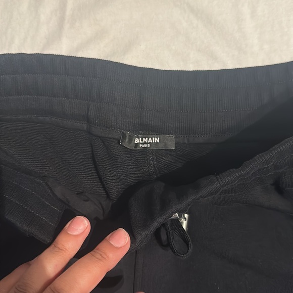 Embossed Balmain shorts and matching set size large - Picture 5 of 7